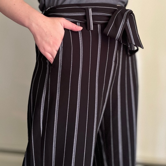 NWOT Cropped wide leg trousers with paper bag waist - Picture 2 of 10